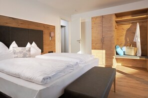 Landsuite Heiligenberg, 67 qm, 2 Schlafzimmer, max. 4 Personen-Schlafzimmer mit Boxspringbett
