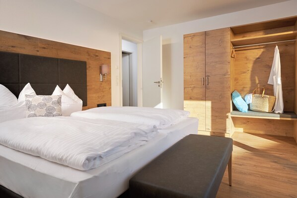 Landsuite Gehrenberg, 67qm, 2 Schlafzimmer, max. 4 Personen-Schlafzimmer mit Boxspringbett