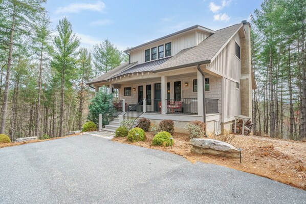 Welcome to Birdsong at Lake James!