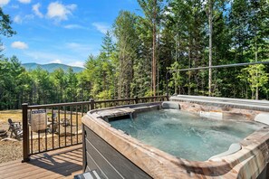 Bañera de hidromasaje al aire libre