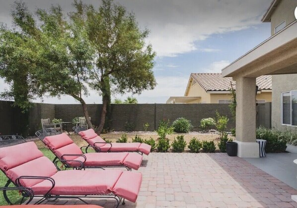 outdoor chaise lounges for reading/ napping/appreciating blue skies and stars.