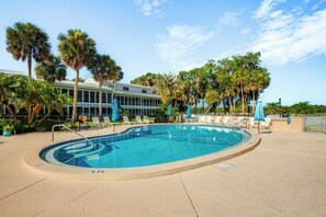River Bend Condominiums | Community Amenities