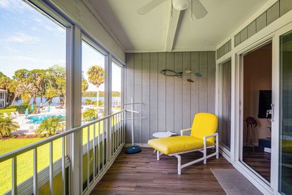 Welaka Vacation Rental | 2BR | 1.5BA | Steps to Enter | 900 Sq Ft