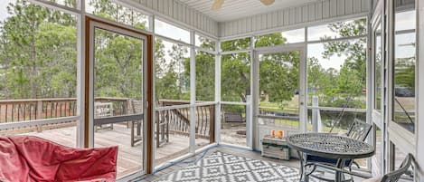 Harrells Vacation Rental | 3BR | 2BA | Steps Required | 1,760 Sq Ft