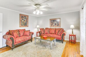 Living Room | Free WiFi | Central Heating & A/C