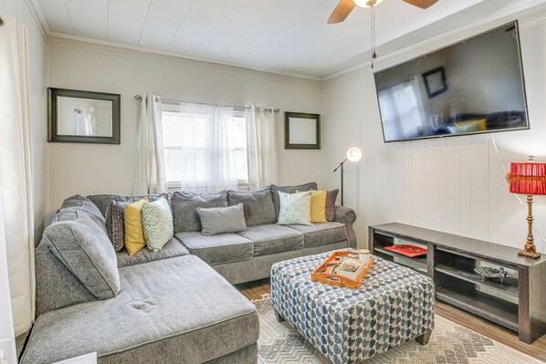 Mullins Vacation Rental | 2BR | 1BA | 1,200 Sq Ft | Steps Required