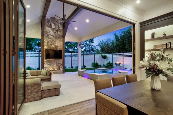 Outdoor dining