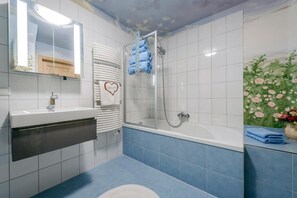 Ferienwohnung Rosengarten 50qm für max. 2 Personen-Badezimmer