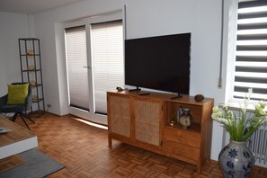 Lissi, 70qm, 2 Schlafzimmer, 1.OG, Balkon-Wohnbereich