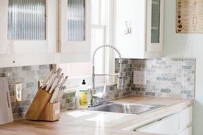 Love the how bright this kitchen is!