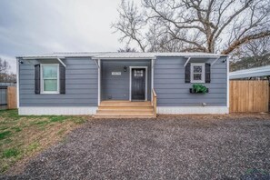 Front view of the home.