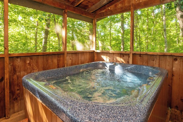 Outdoor spa tub
