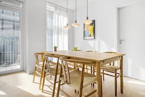 Very bright living and dining room