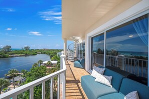 Fire-Sky Penthouse by Siesta Key Luxury Rental Properties (42)