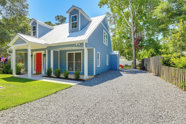 Pawleys Island | 3BR | 2BA | 1,800 Sq Ft | Step-Free Entry