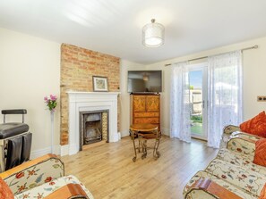Living room | Cathedral View Farmhouse, Ely