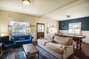 Living Room (1)