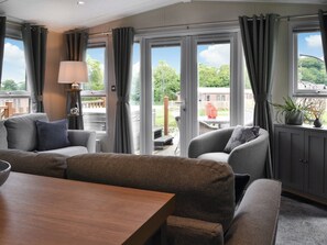Open plan living space | Pond’s View, Sewerby