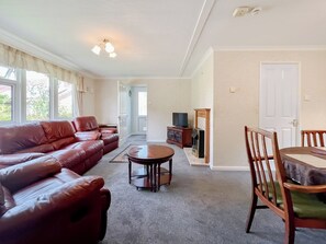 Living room/dining room | Bowling Green Farm- Drakes - Bowling Green Farm, East Orchard, near Shaftesbury
