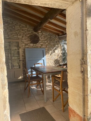 Outdoor dining