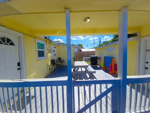 spacious patio with propane BBQ grill enjoy playing with a jumbo 4 in a row game
