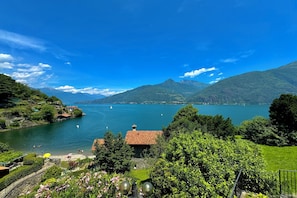 Vue sur le lac