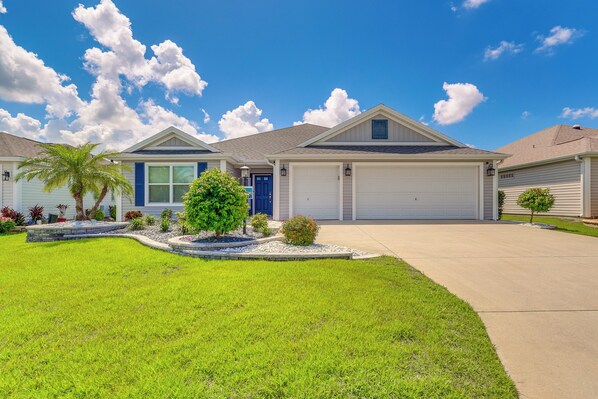 The Villages Vacation Rental | 3BR | 2BA | Step-Free Access | 2,000 Sq Ft