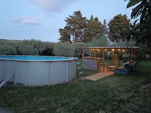 Bain à remous extérieur