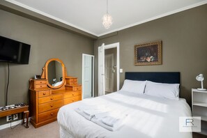 Queen bed