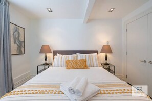 Bedroom with the queen size bed