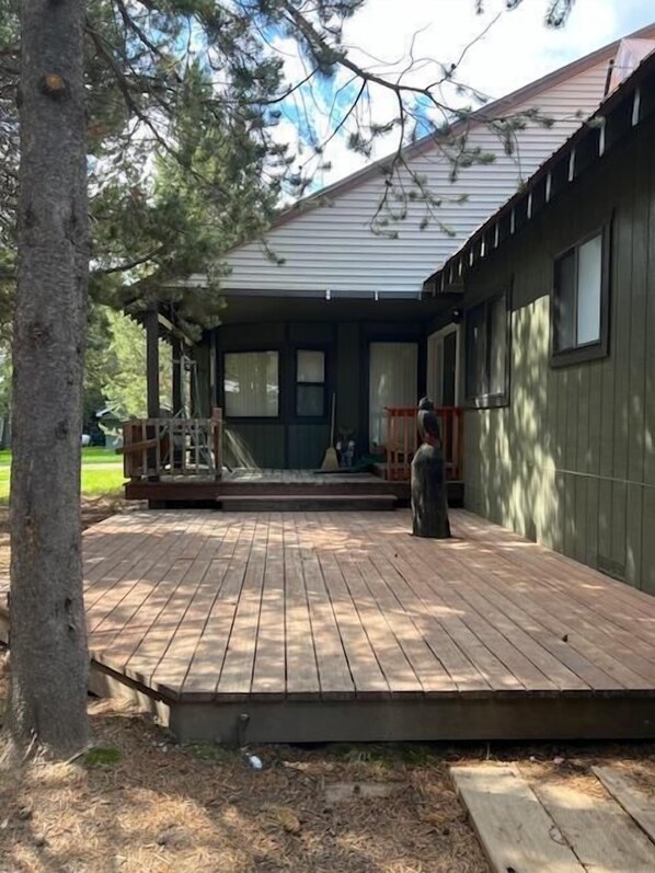 Welcome to Evergreen Getaway located in Rancho McCrea Subdivision.