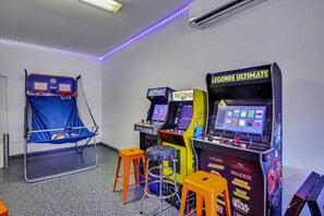 Spielezimmer