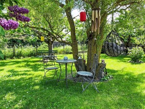 Plant, Table, Green, Leaf, Natural Environment, Tree, Natural Landscape, Vegetation, Grass, Outdoor Table