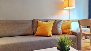 Living room (2)