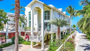 Ocean Front Home with Pool and Putting Green (19 of 25)
