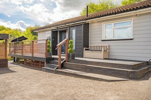 Ample parking space in front of the house