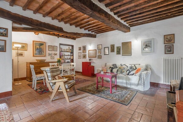 Autumn, Living Room, Spring, Summer