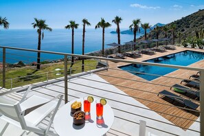 Activities, Amenities, Balcony / Terrace / Patio, Building Exterior, Facilities, Garden, Main Entrance, Spring, Summer, Wellness