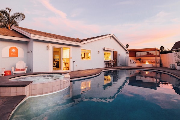 “The house truly felt like a beautiful oasis, with surprises in every corner—from cozy nooks to lovely outdoor spaces, everything was designed with comfort and charm in mind.” - Evie ⭐️ ⭐️ ⭐️ ⭐️ ⭐️