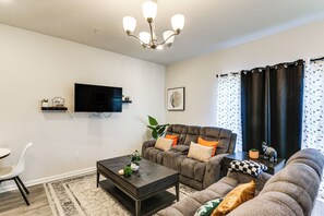 Living Room | Smart TVs | Free WiFi | Main Level