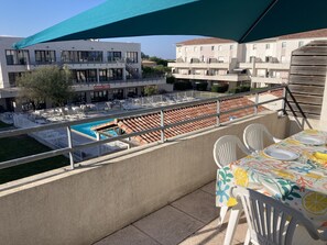 Schöne Terrasse, um den Urlaub zu genießen