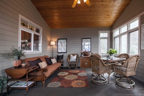 Upper Level Sun Porch with Futon
