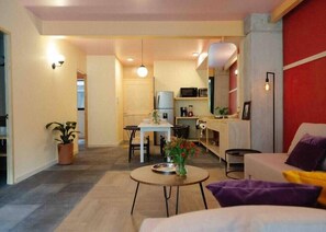 cozy living/dining room and kitchen