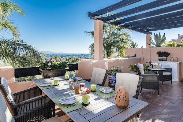 Outdoor dining