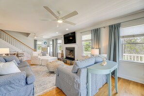 Living Room | Smart TV | 2nd Level