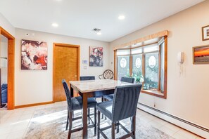 Dining Area | 2-Story Property