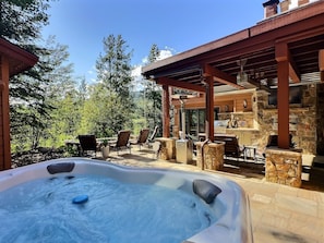 Bain à remous extérieur