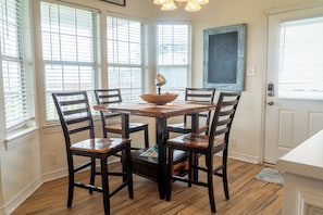 Sea View Cottage - Dining Table