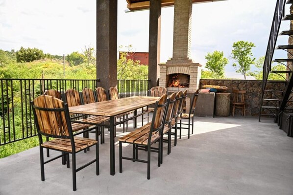Outdoor dining