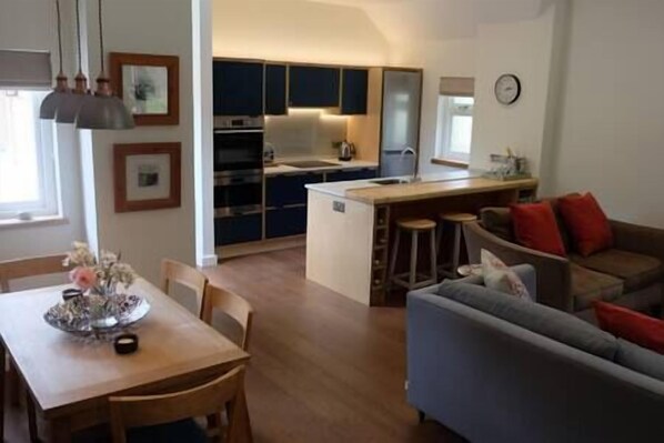 Coach House kitchen (1)
